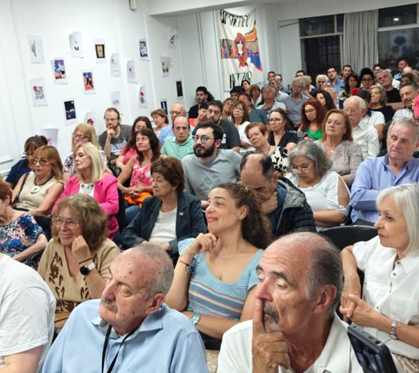 Sala llena de público